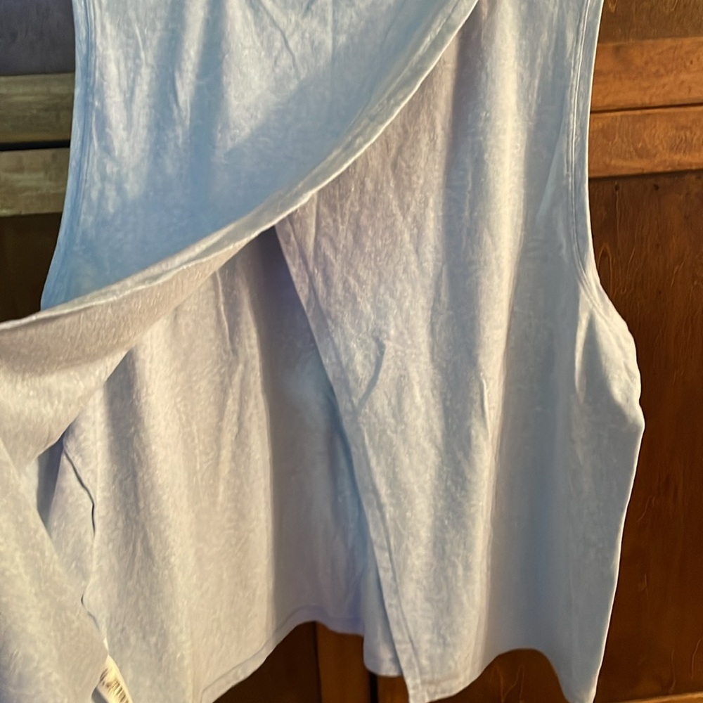 Joe Fresh blue active wear tank. - Picture 4 of 5